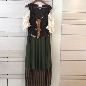 Tavern maiden/beer wench Halloween costume
